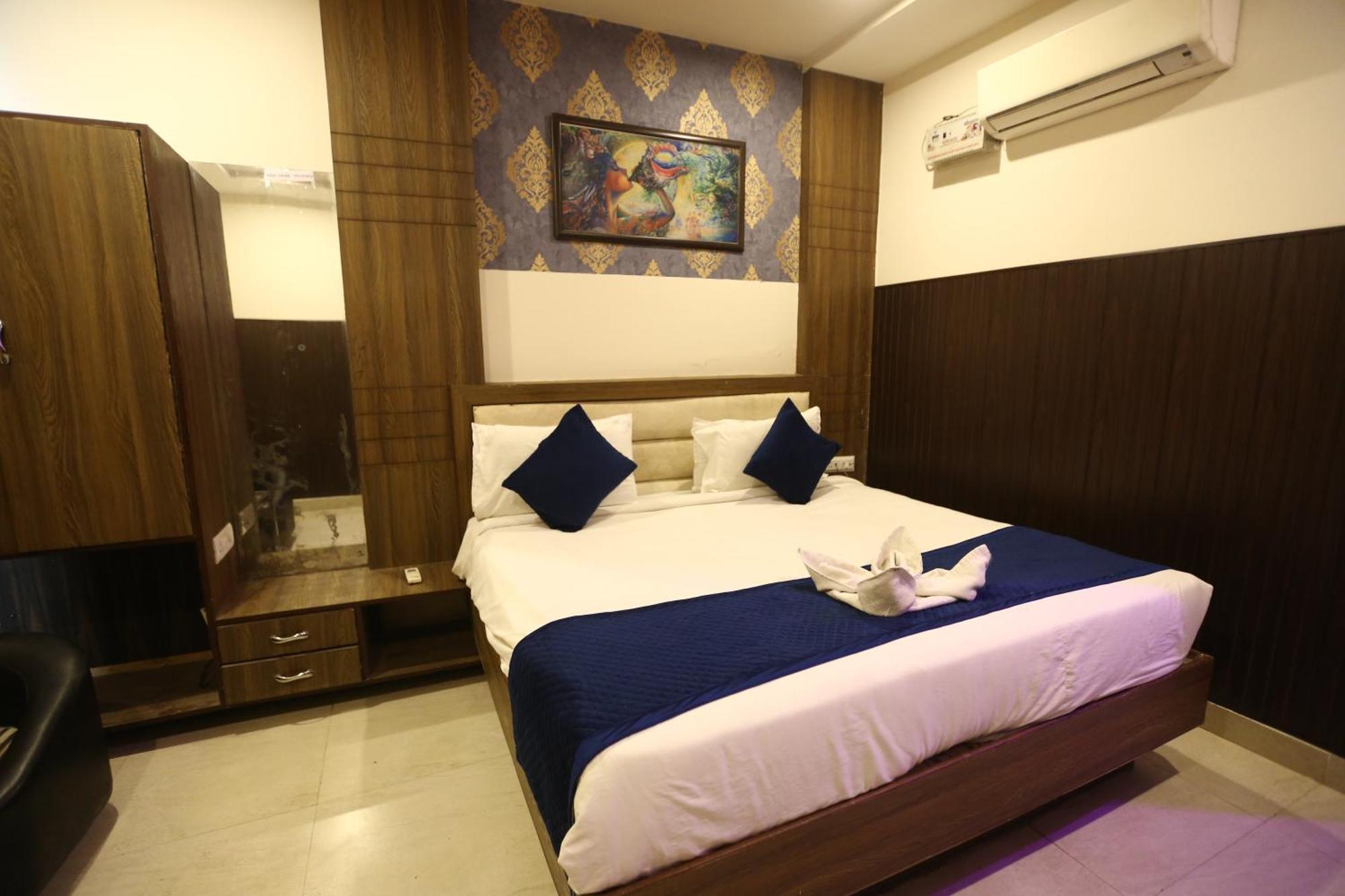 Orchid & Banquet Hotel 3*